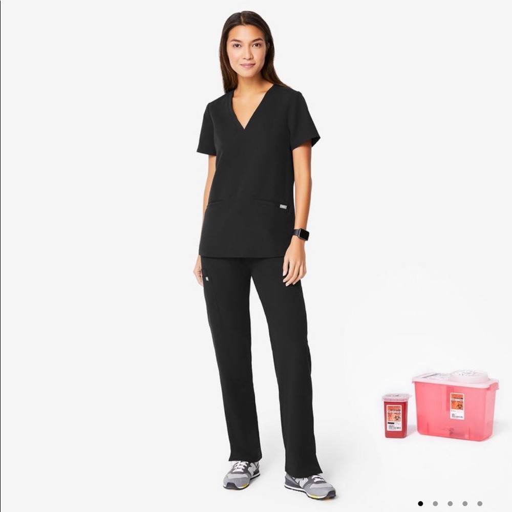 SET!! Figs Catarina top and kade cargo pant.